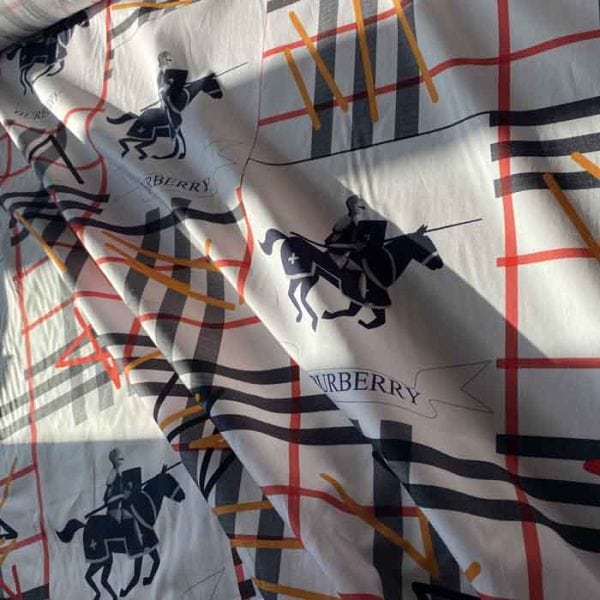thin burberry cotton fabric with cavalier pattern